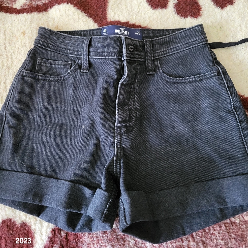 Hollister 00